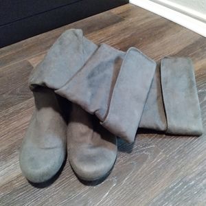 Kohls boots,size 8,gray